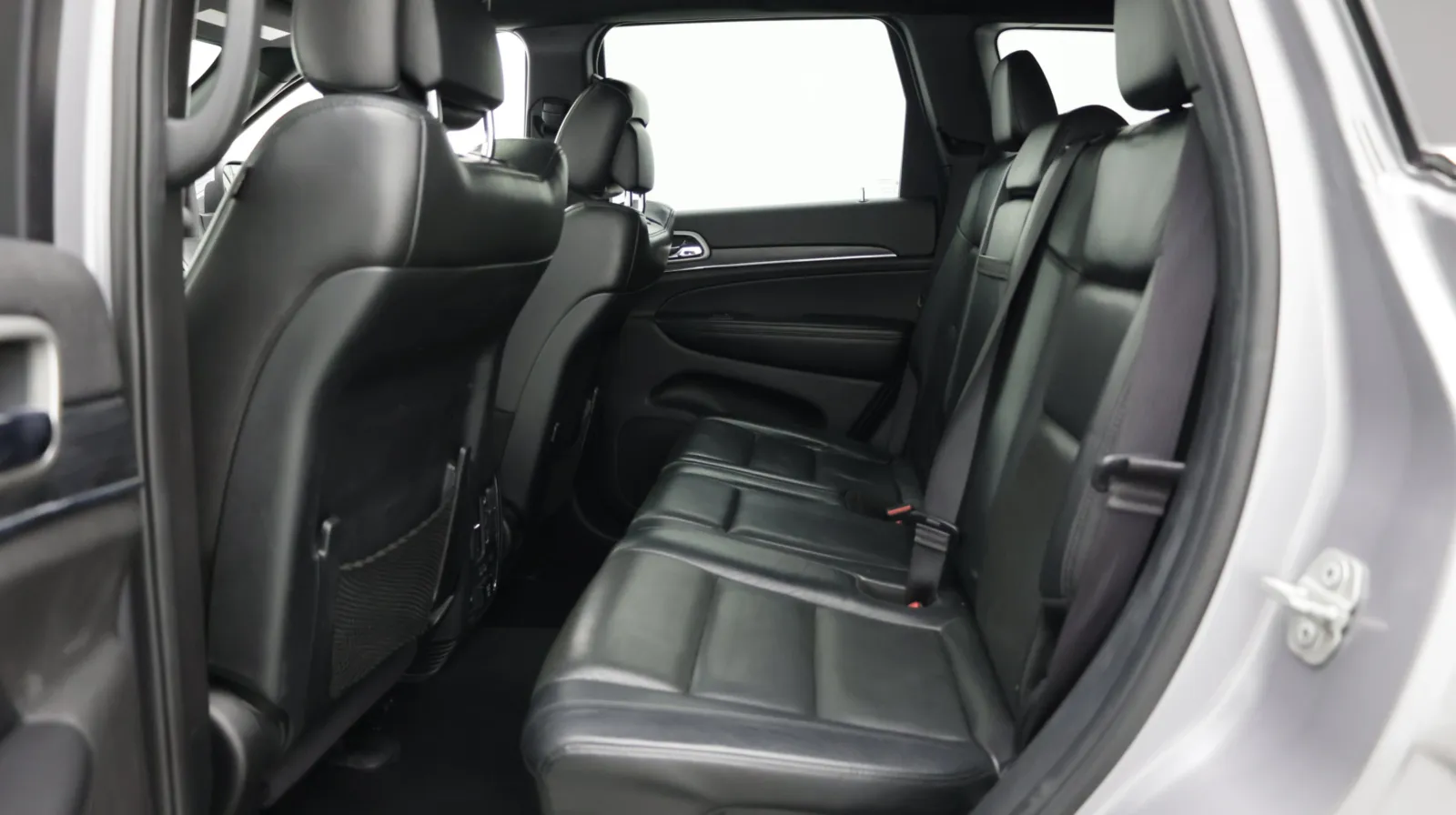 Jeep Grand Cherokee photo 27