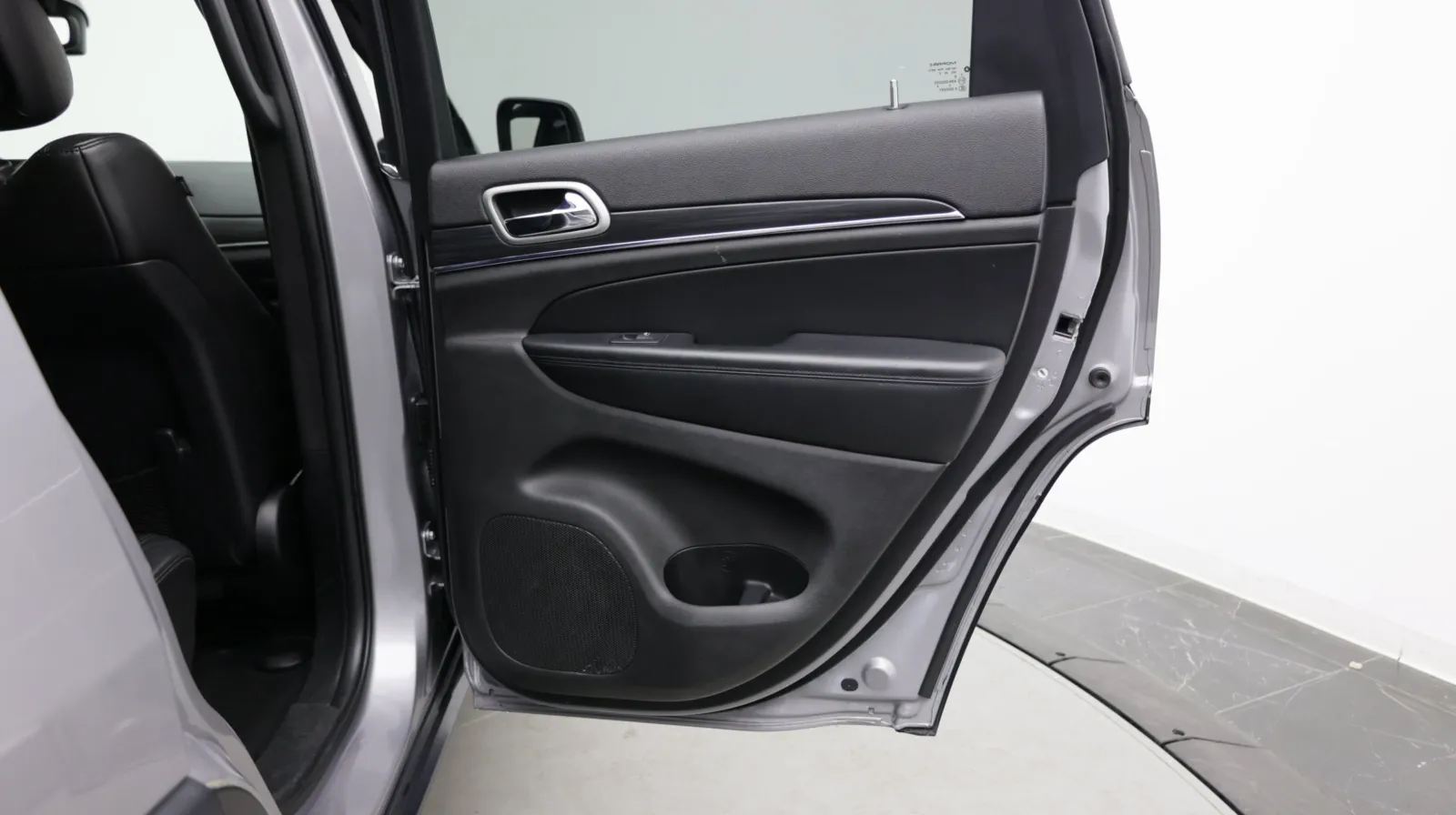 Jeep Grand Cherokee photo 31