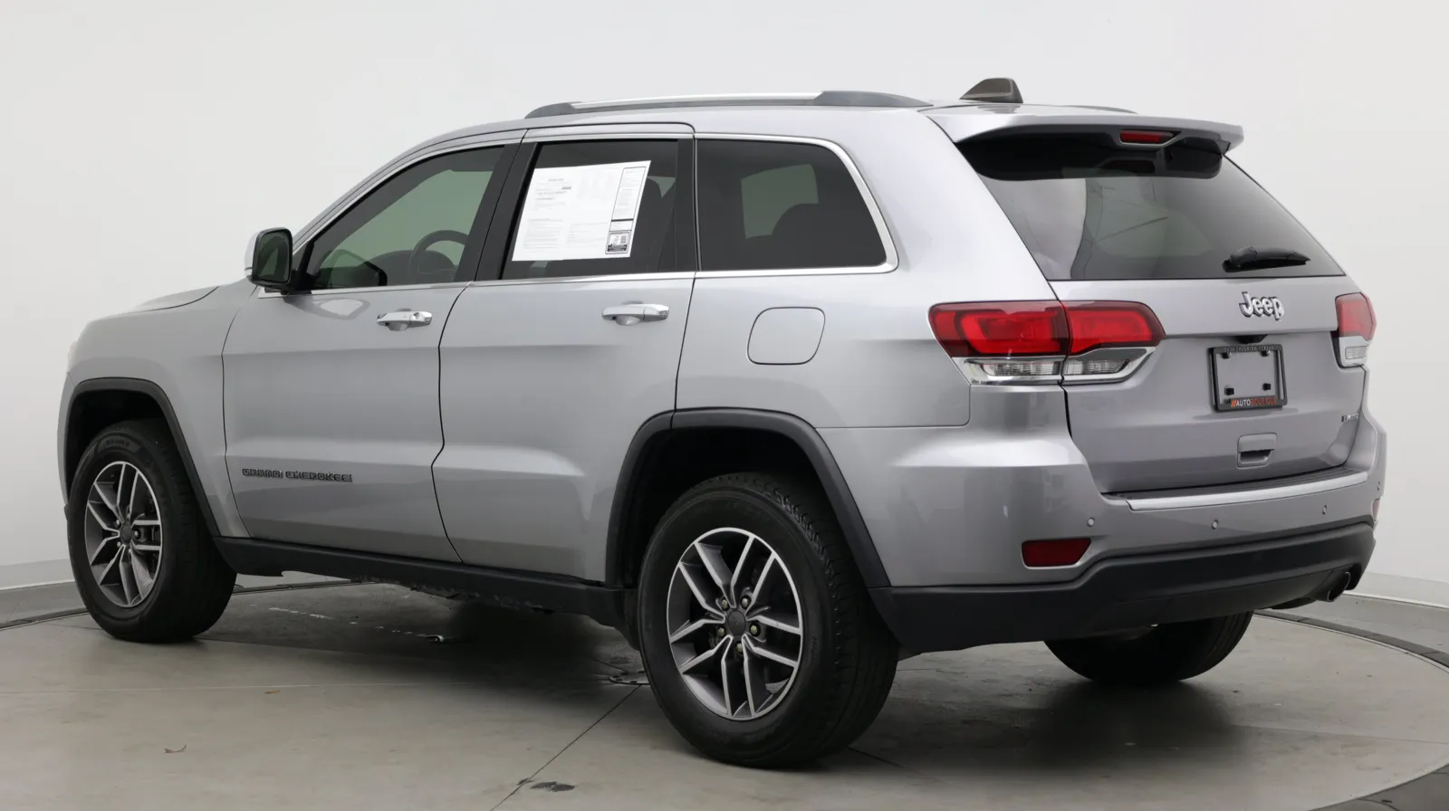 Jeep Grand Cherokee photo 6
