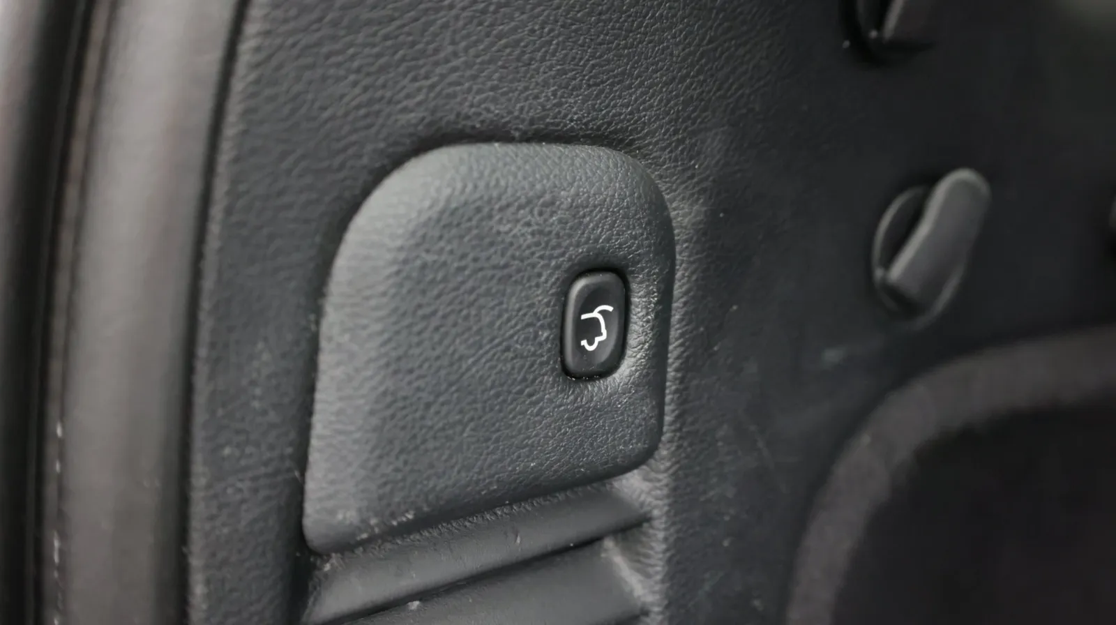 Jeep Grand Cherokee photo 30