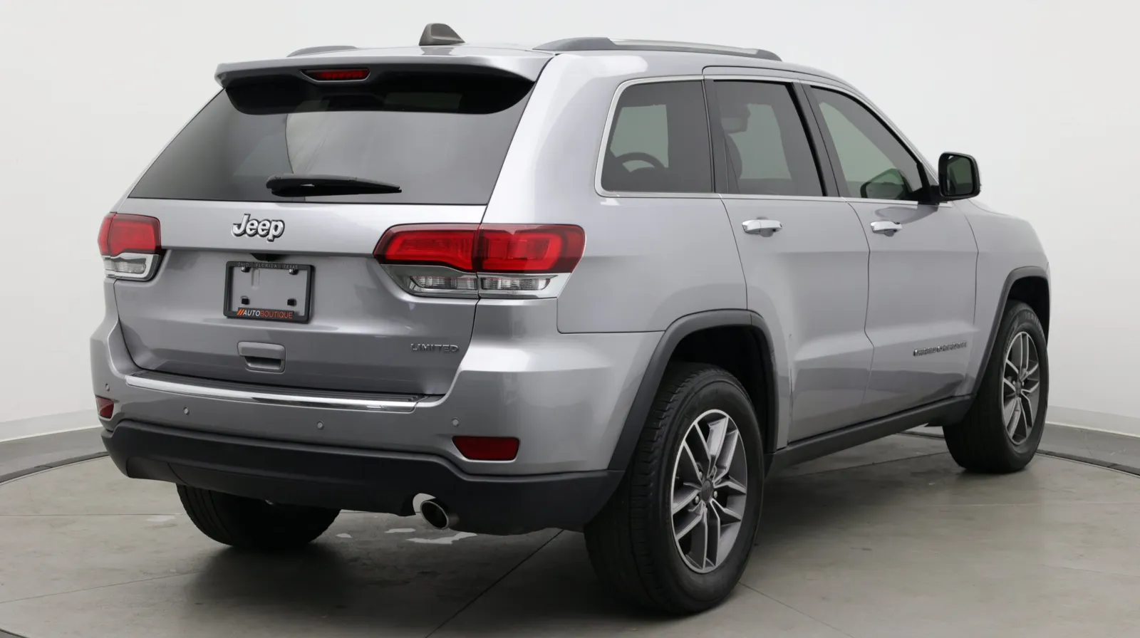 Jeep Grand Cherokee photo 8