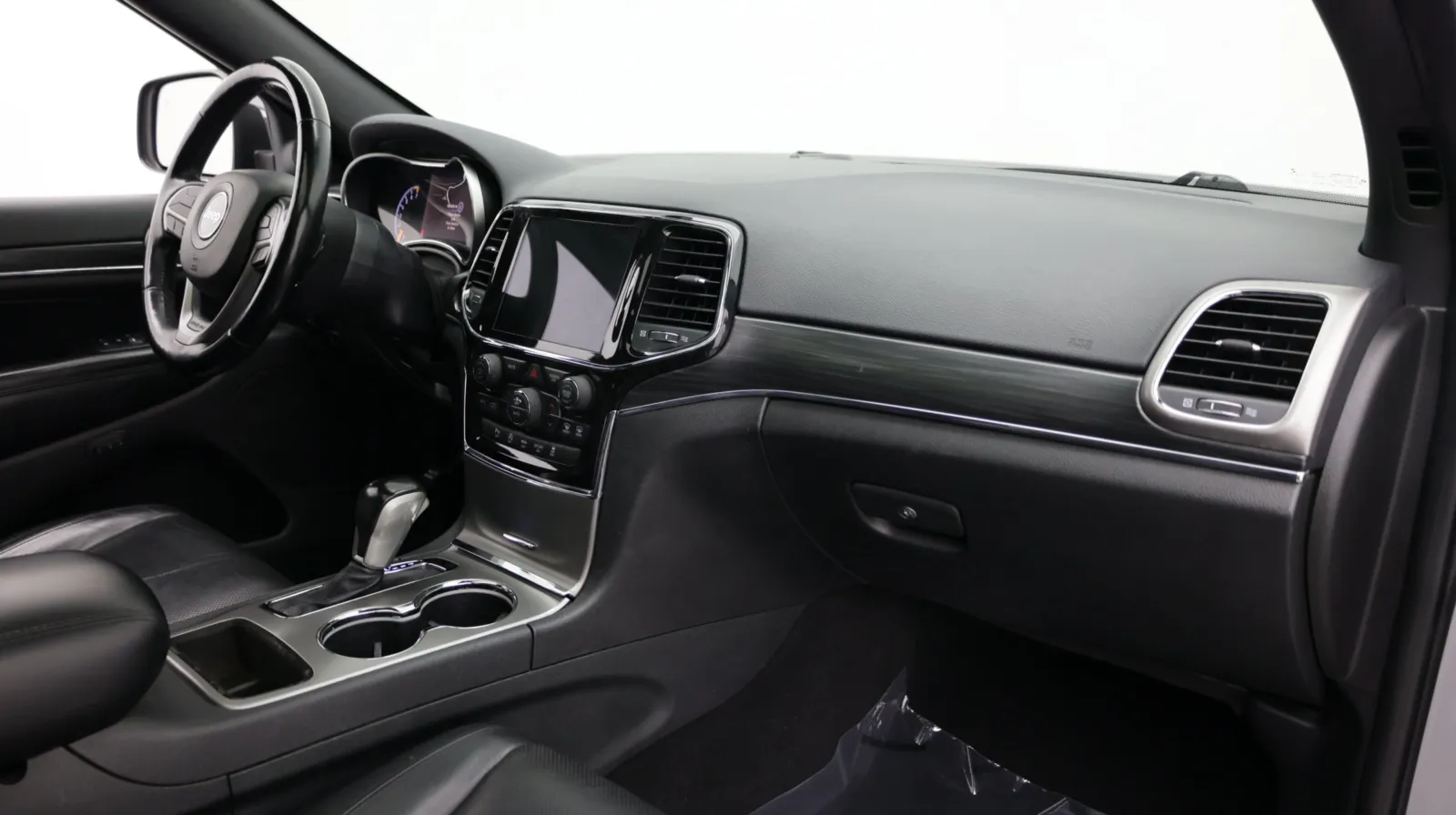Jeep Grand Cherokee photo 36