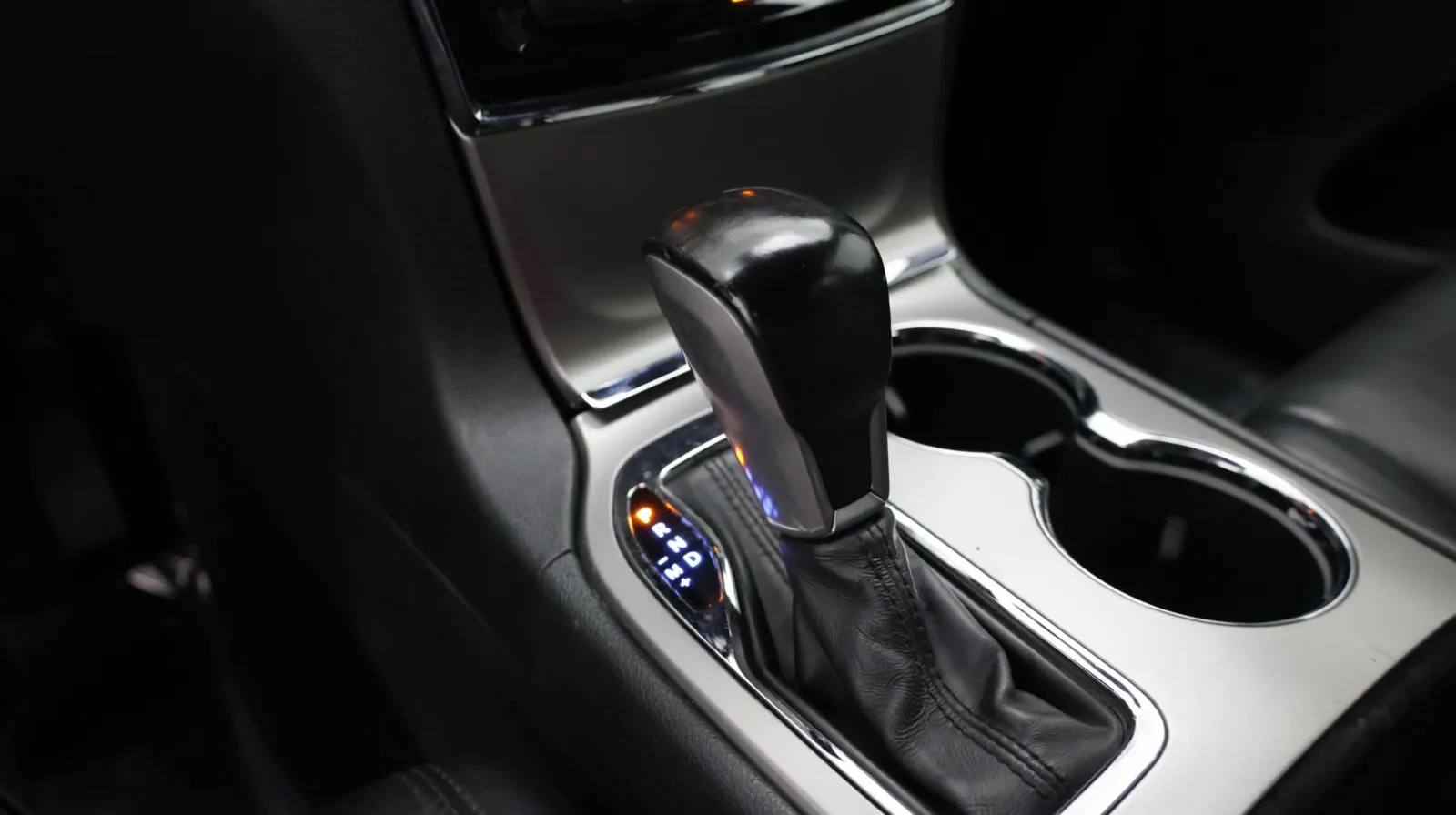Jeep Grand Cherokee photo 15