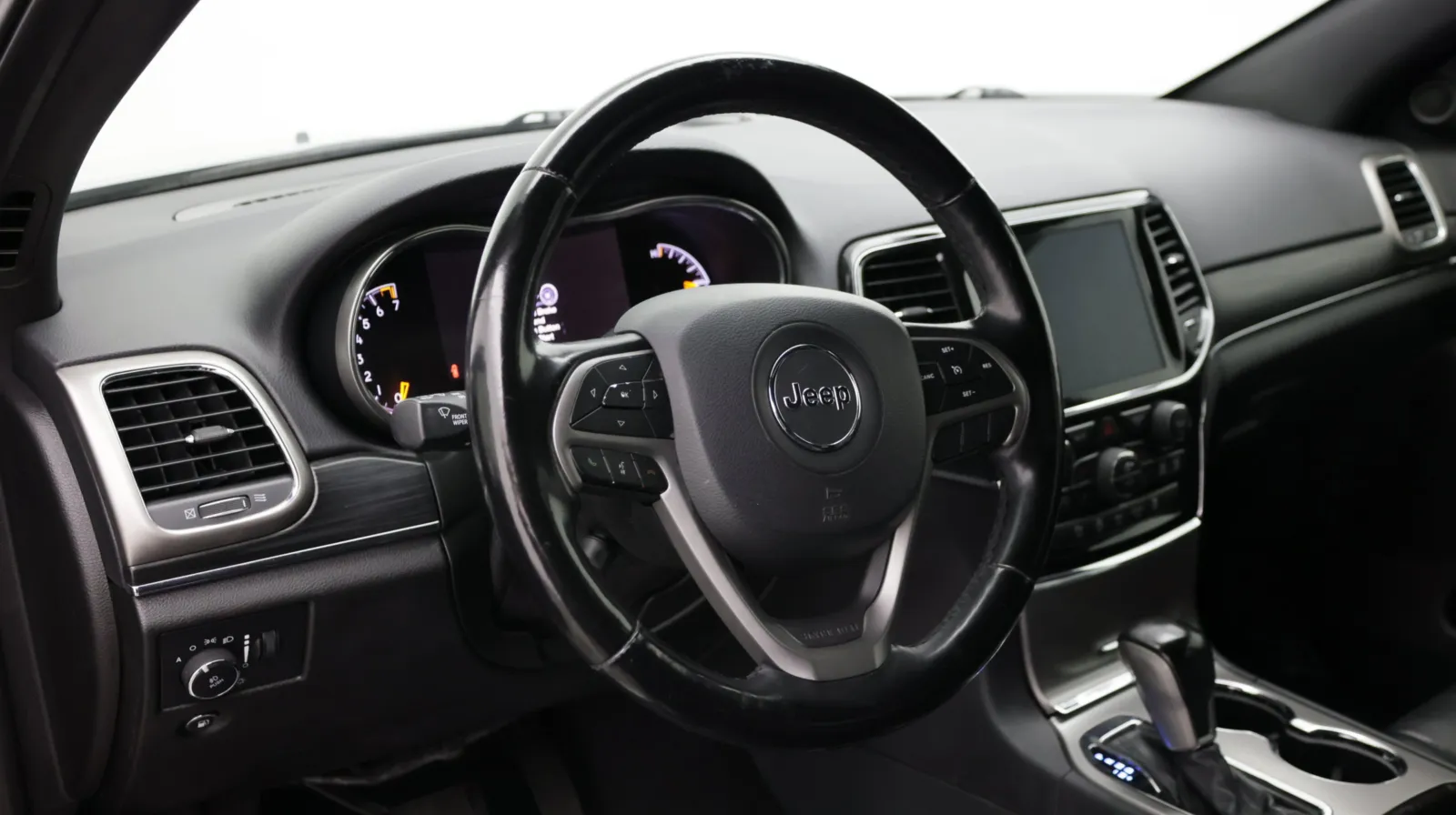 Jeep Grand Cherokee photo 9
