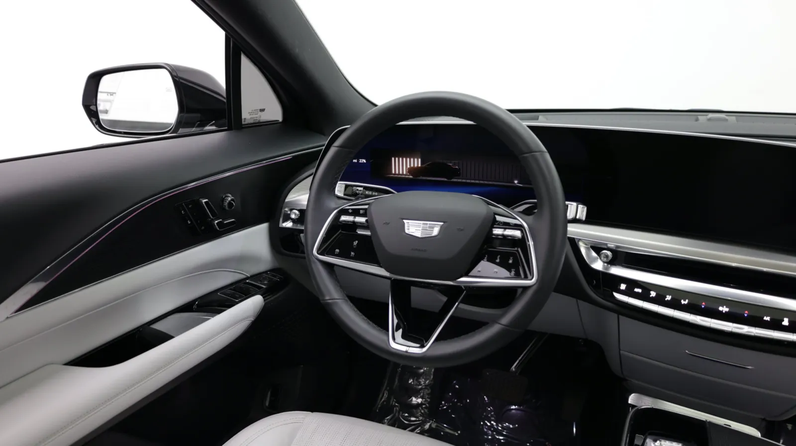 Cadillac Lyriq photo 31