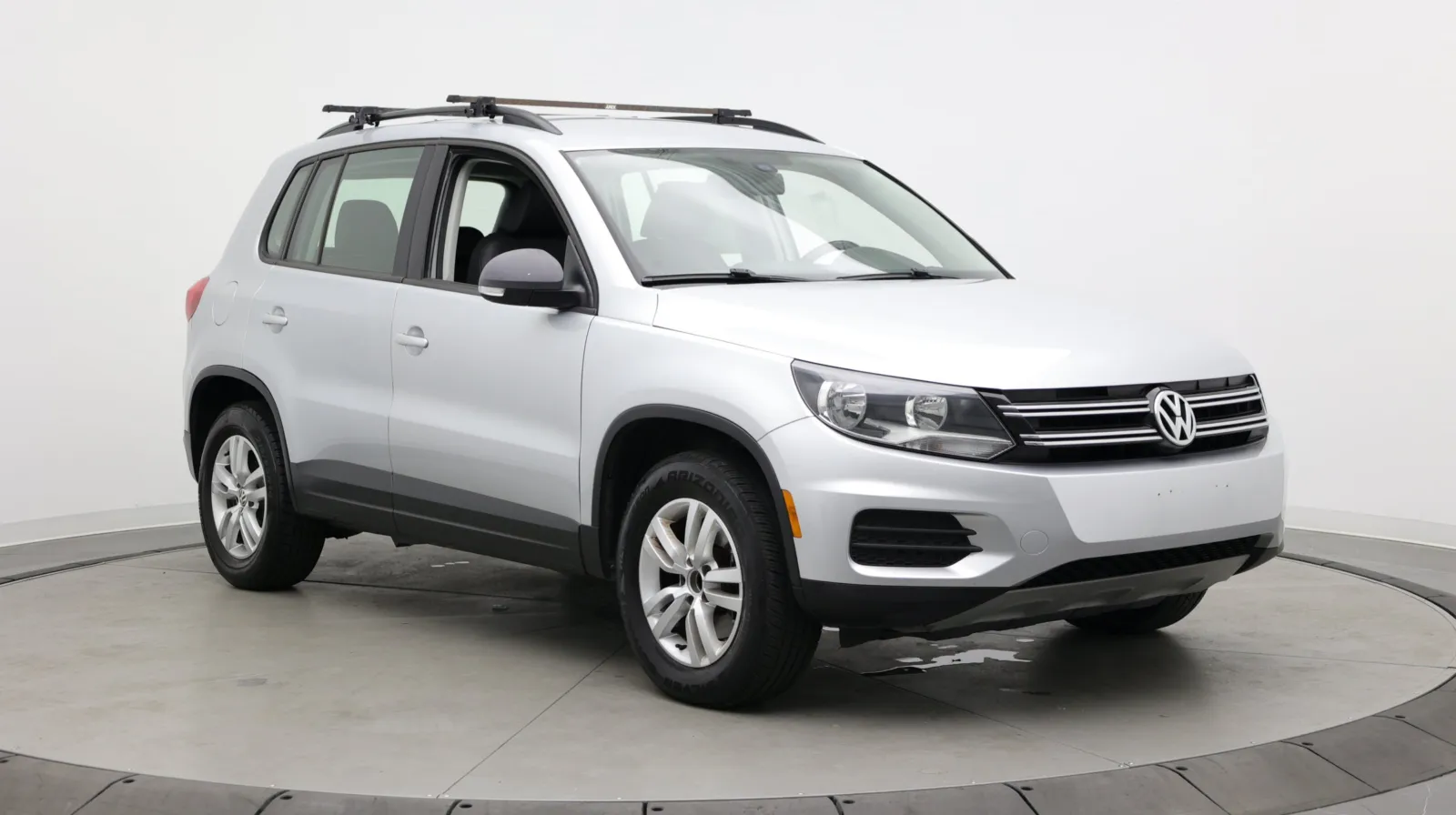 Volkswagen Tiguan photo 3
