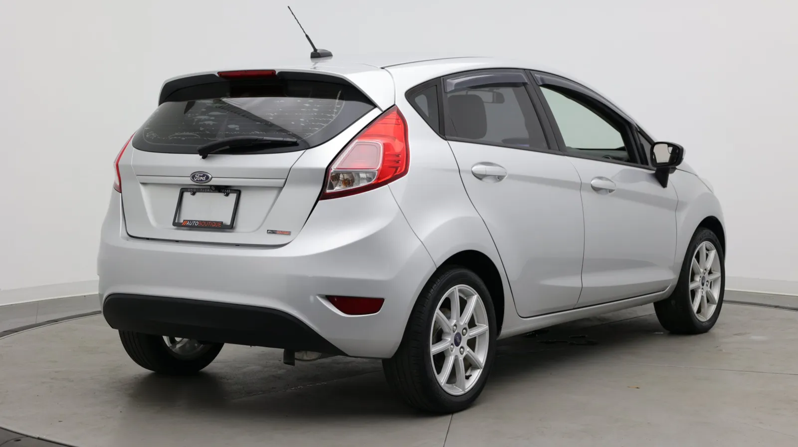 Ford Fiesta photo 6