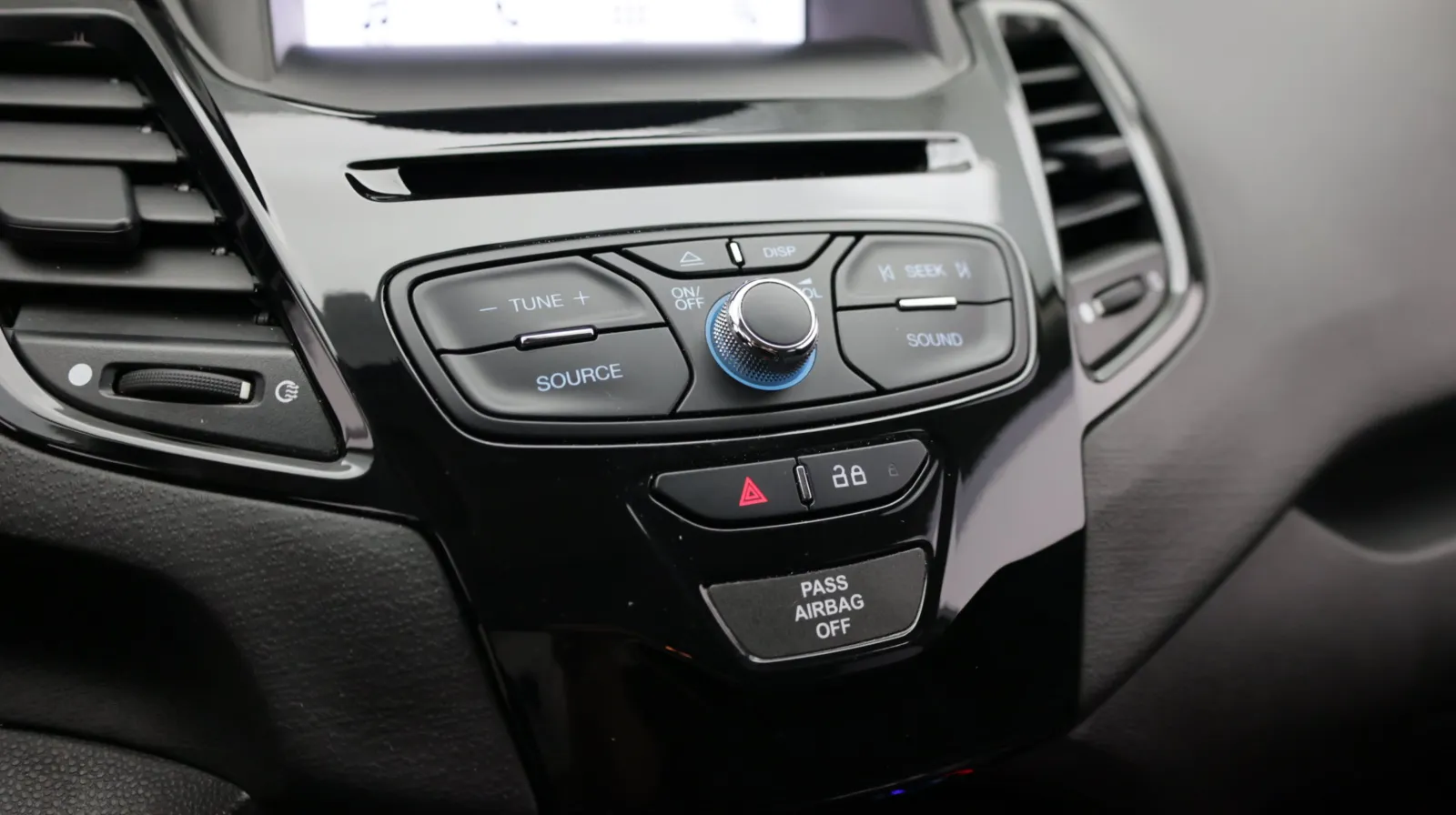 Ford Fiesta photo 15