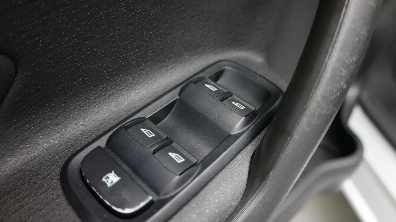 Ford Fiesta photo 10