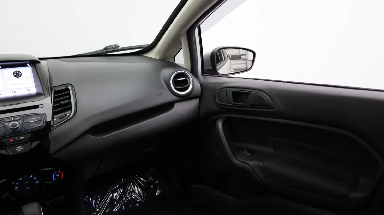Ford Fiesta photo 26