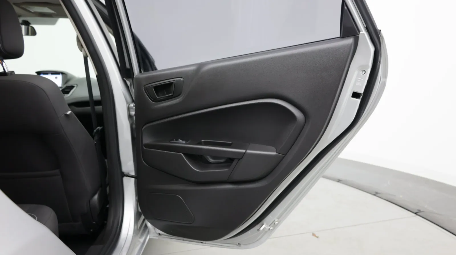 Ford Fiesta photo 28