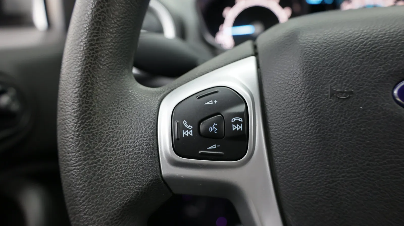 Ford Fiesta photo 18