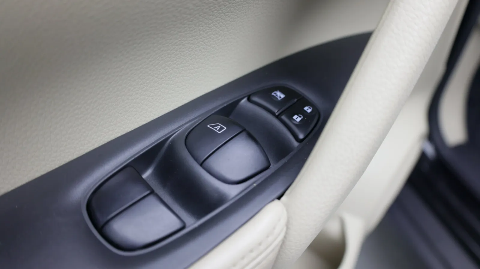 Nissan Rogue photo 14