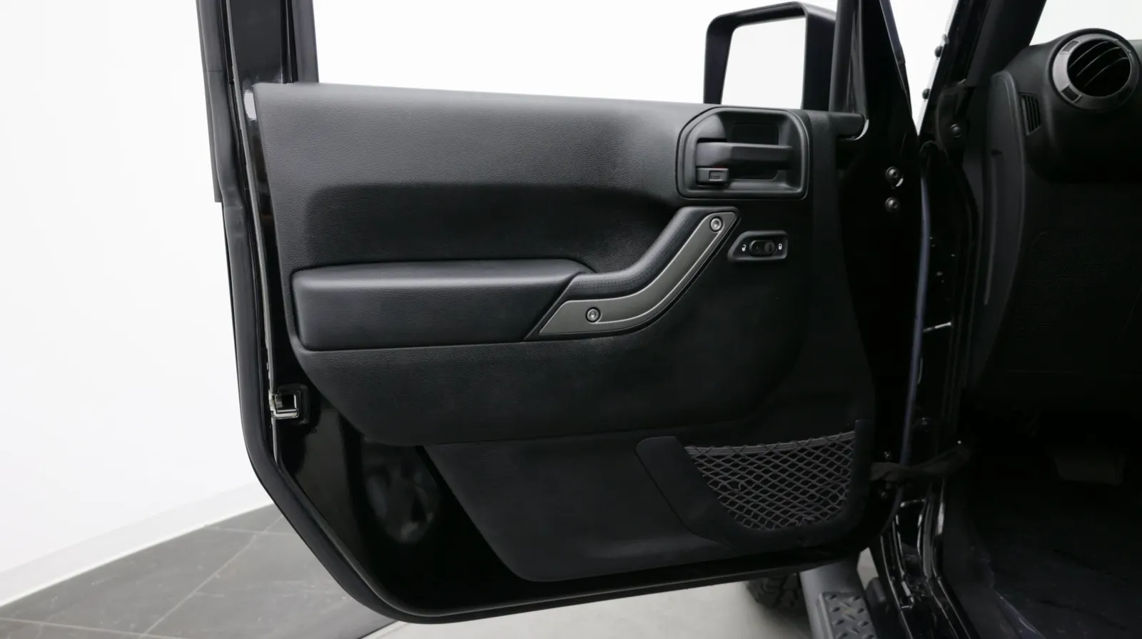 Jeep Wrangler photo 10