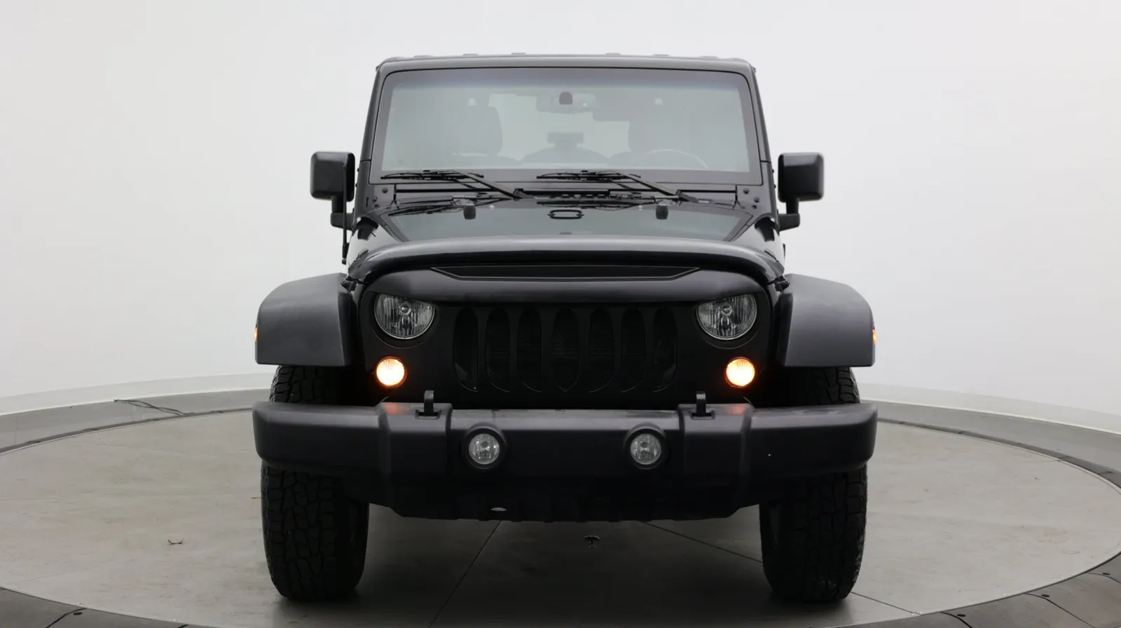 Jeep Wrangler photo 2