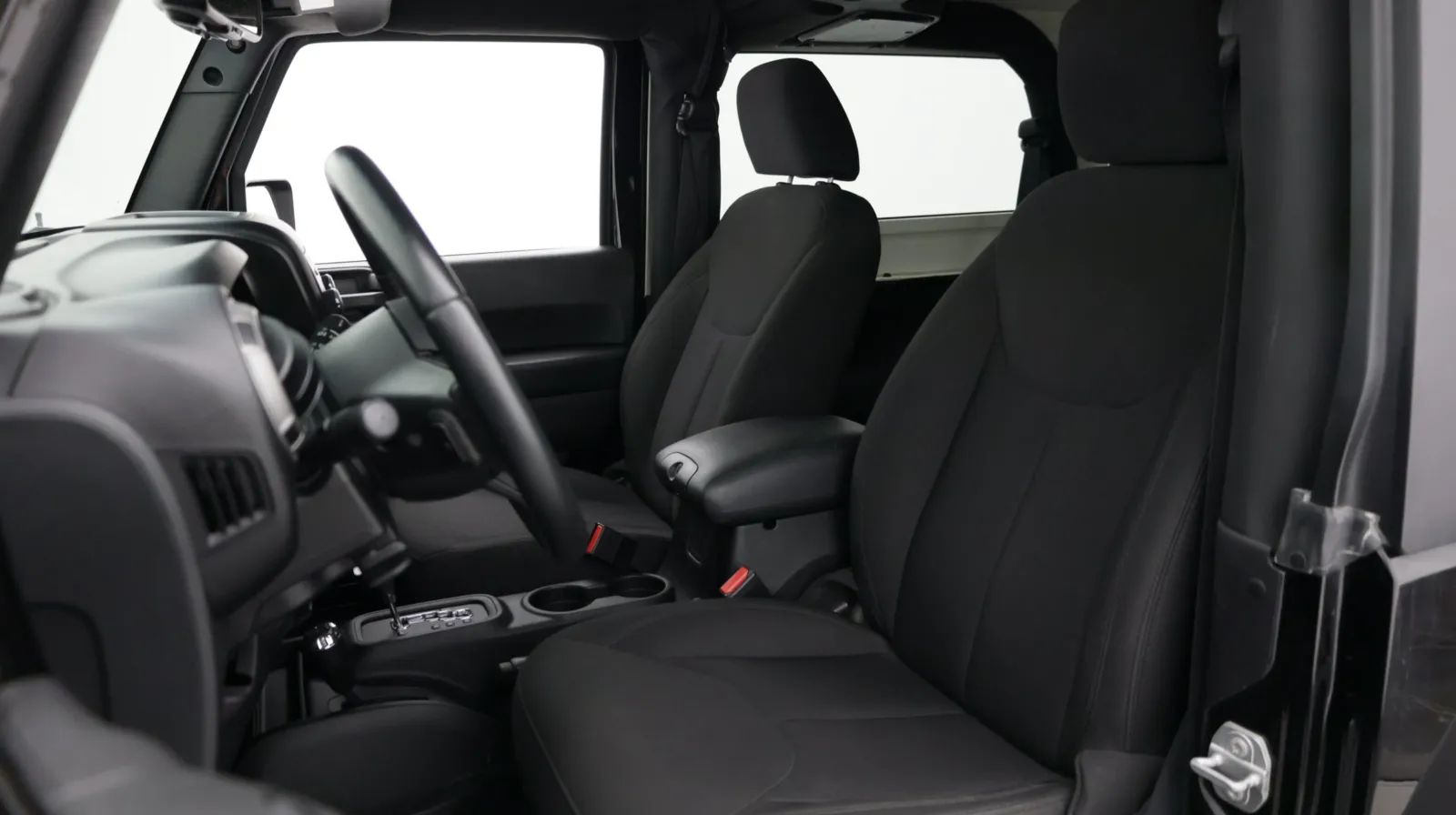 Jeep Wrangler photo 12