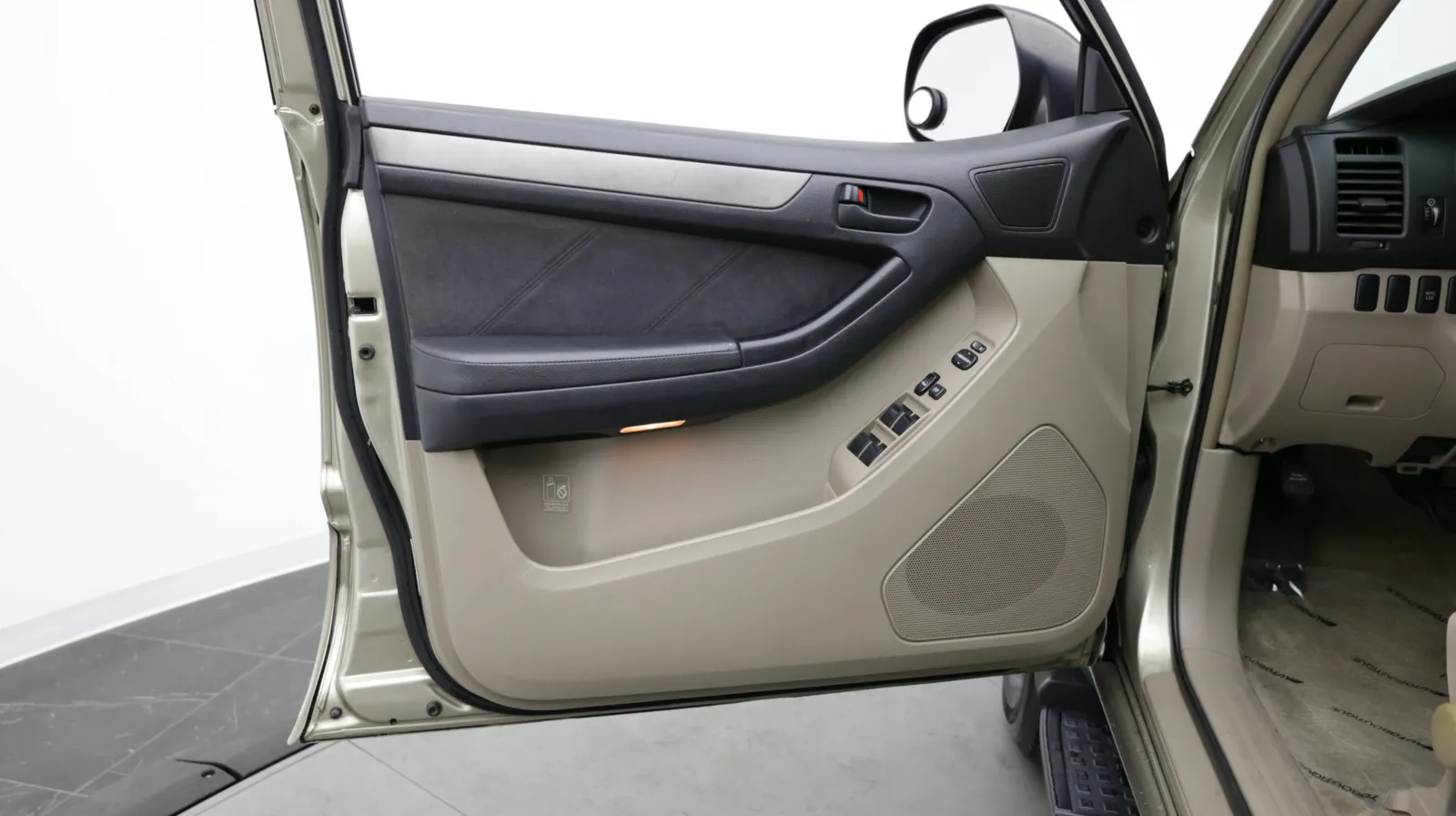 Toyota 4Runner photo 9