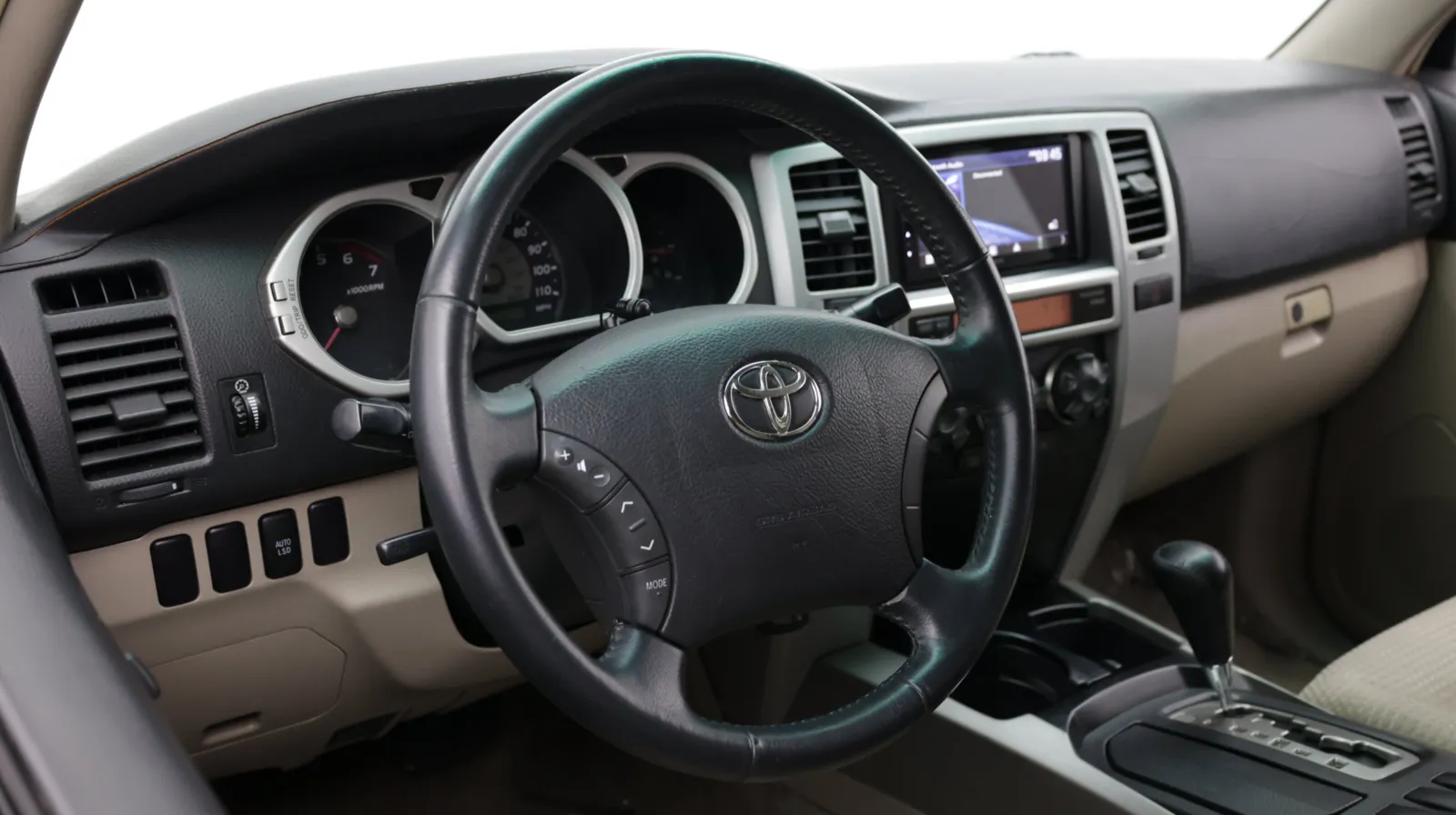 Toyota 4Runner photo 8