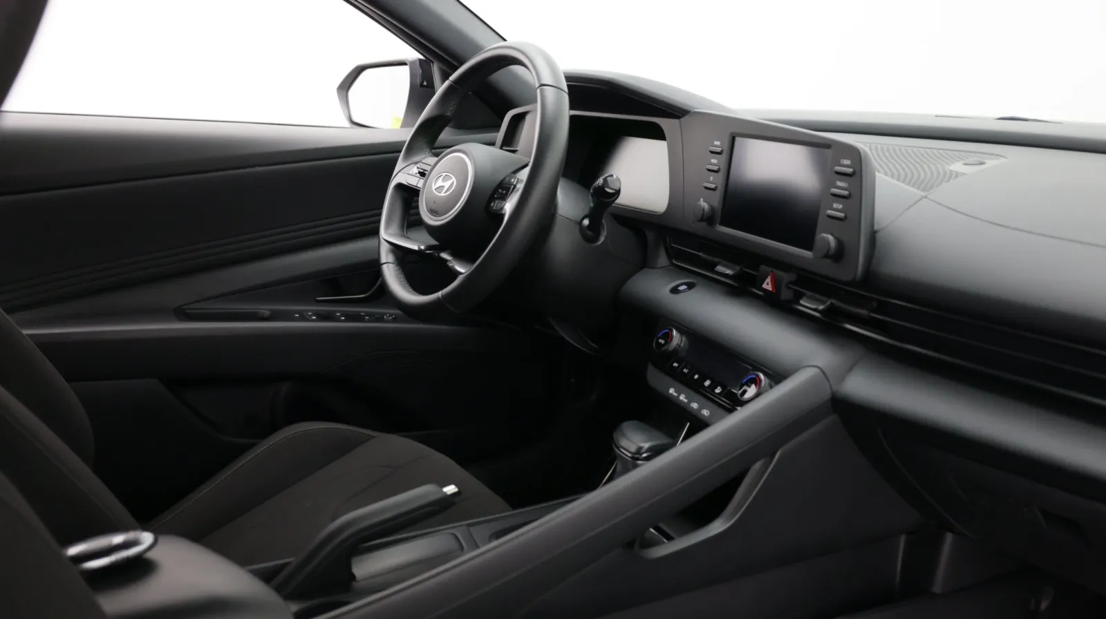 Hyundai Elantra photo 33