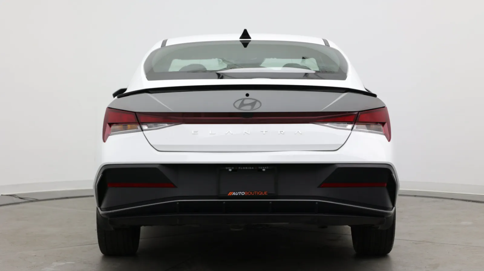 Hyundai Elantra photo 6