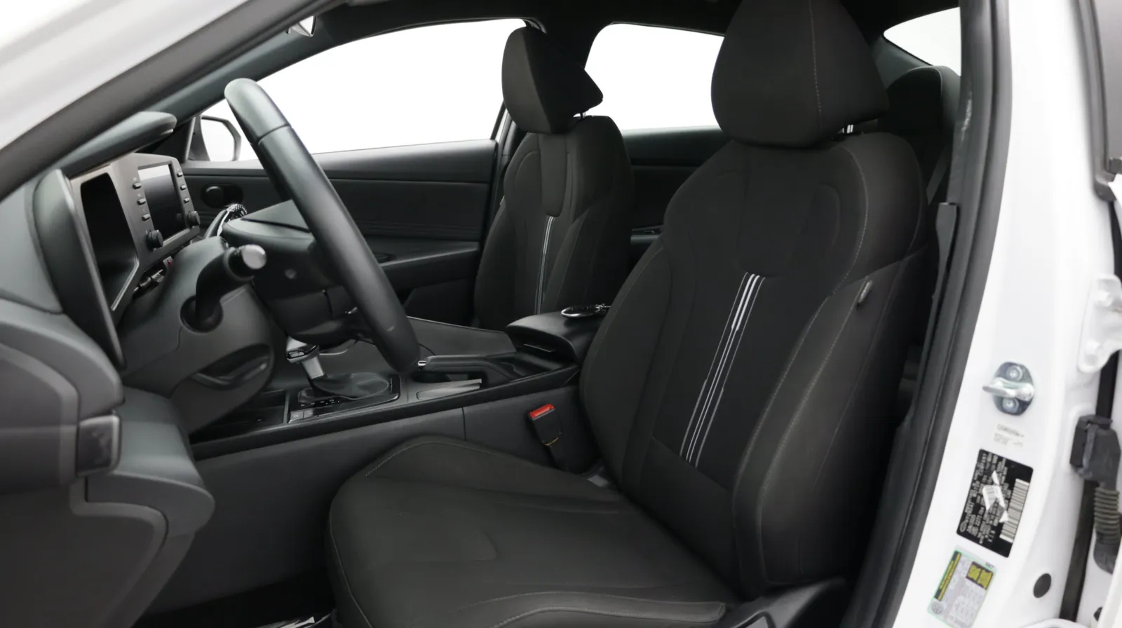 Hyundai Elantra photo 13