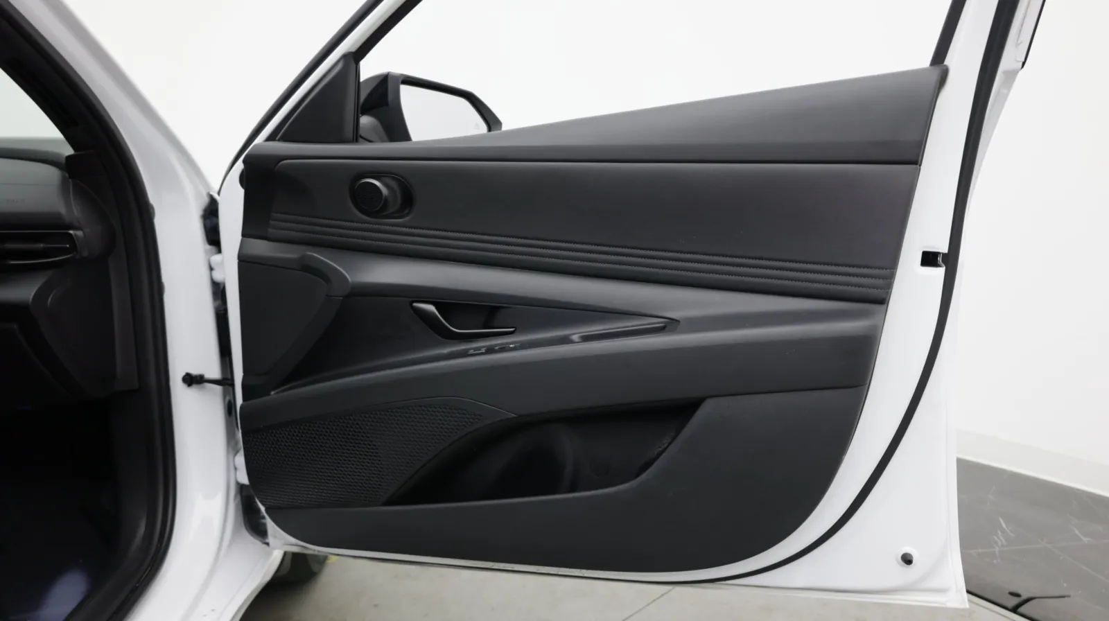 Hyundai Elantra photo 32