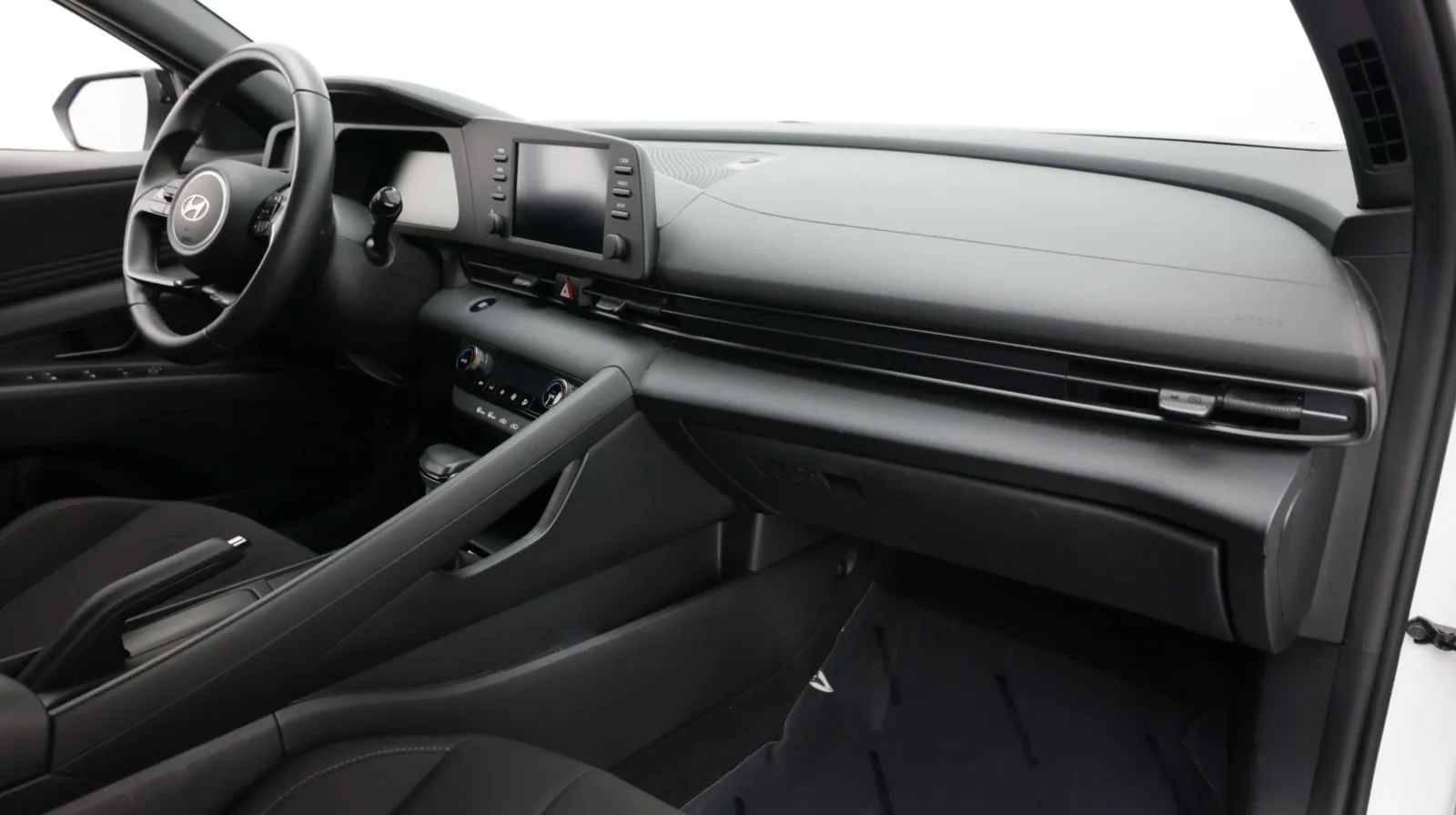 Hyundai Elantra photo 35