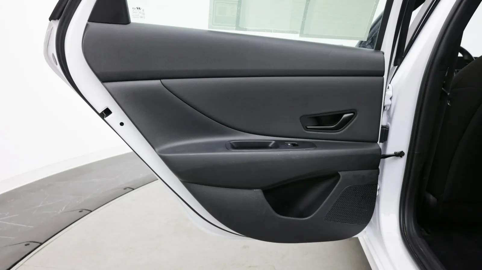 Hyundai Elantra photo 24