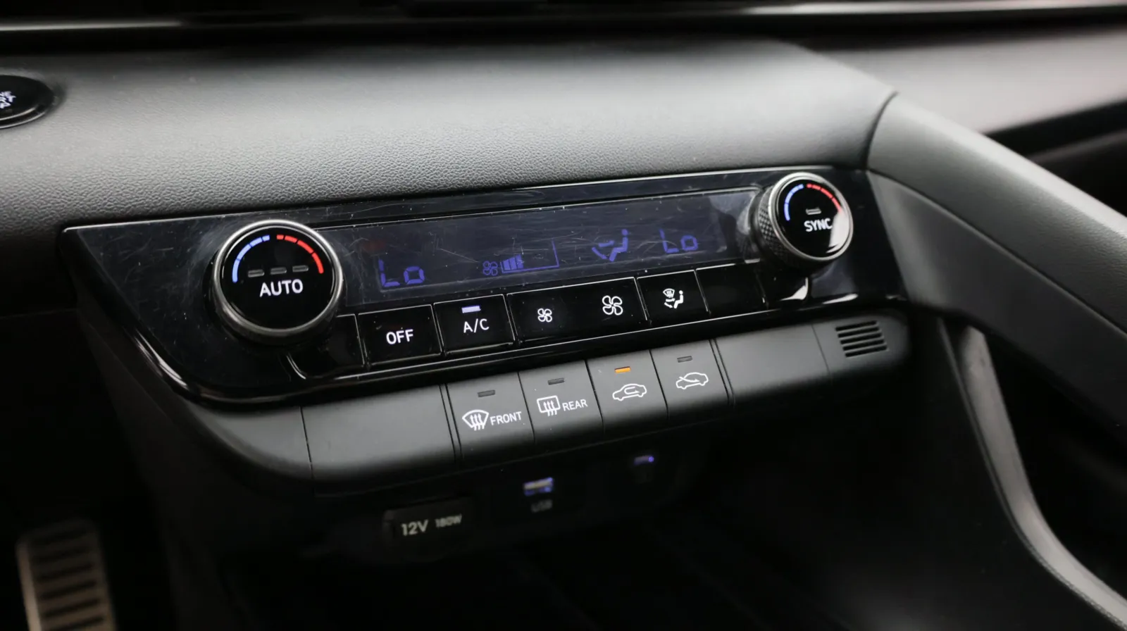 Hyundai Elantra photo 15