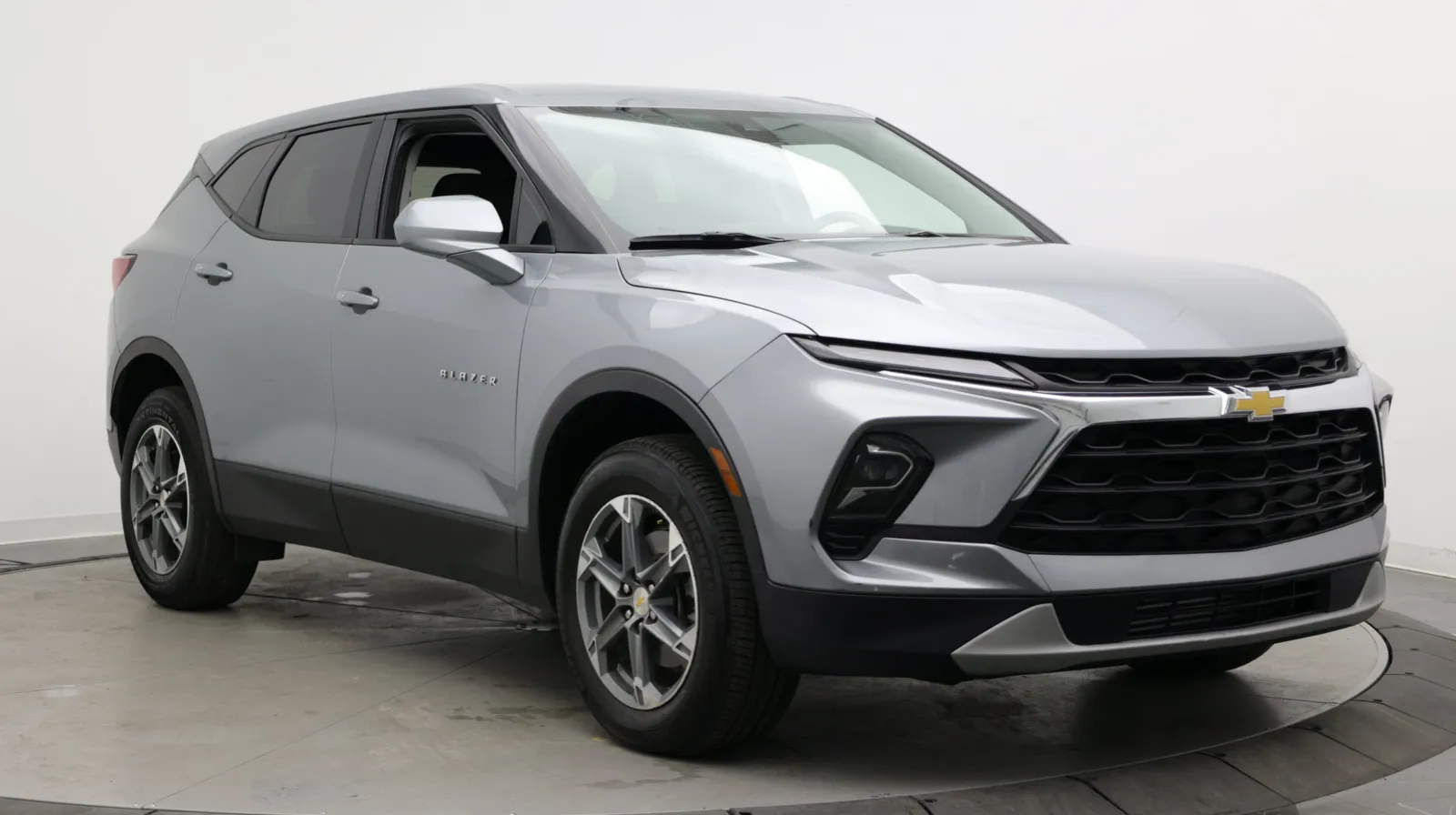 Chevrolet Blazer photo 3