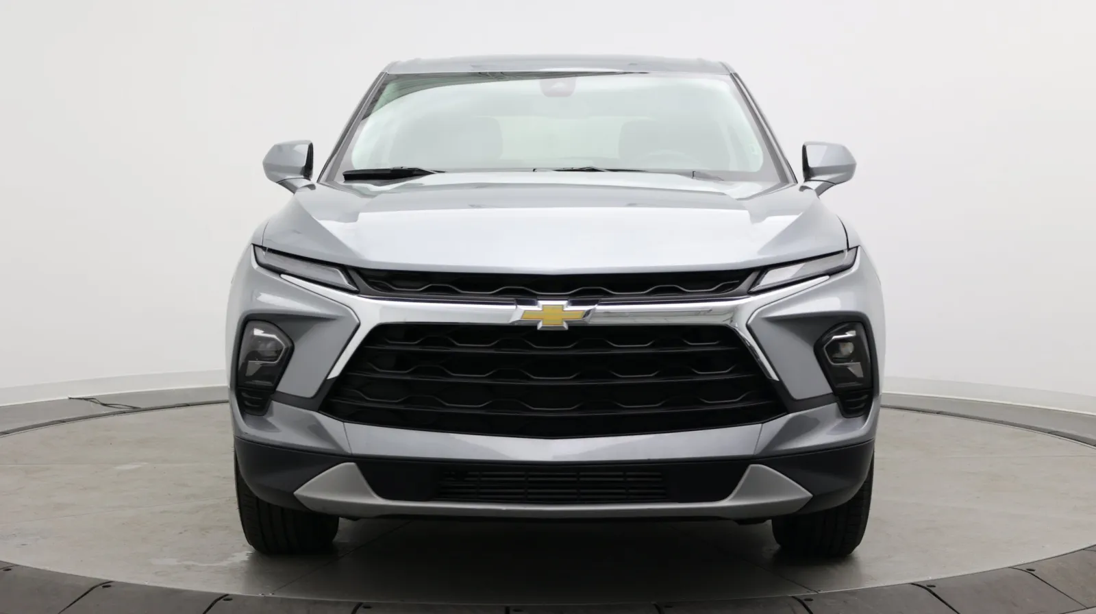 Chevrolet Blazer photo 2