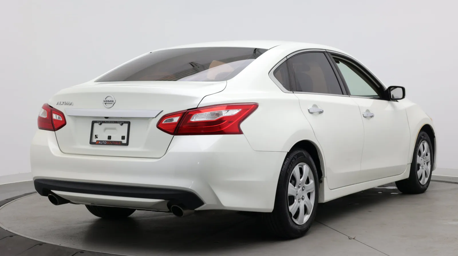 Nissan Altima photo 7