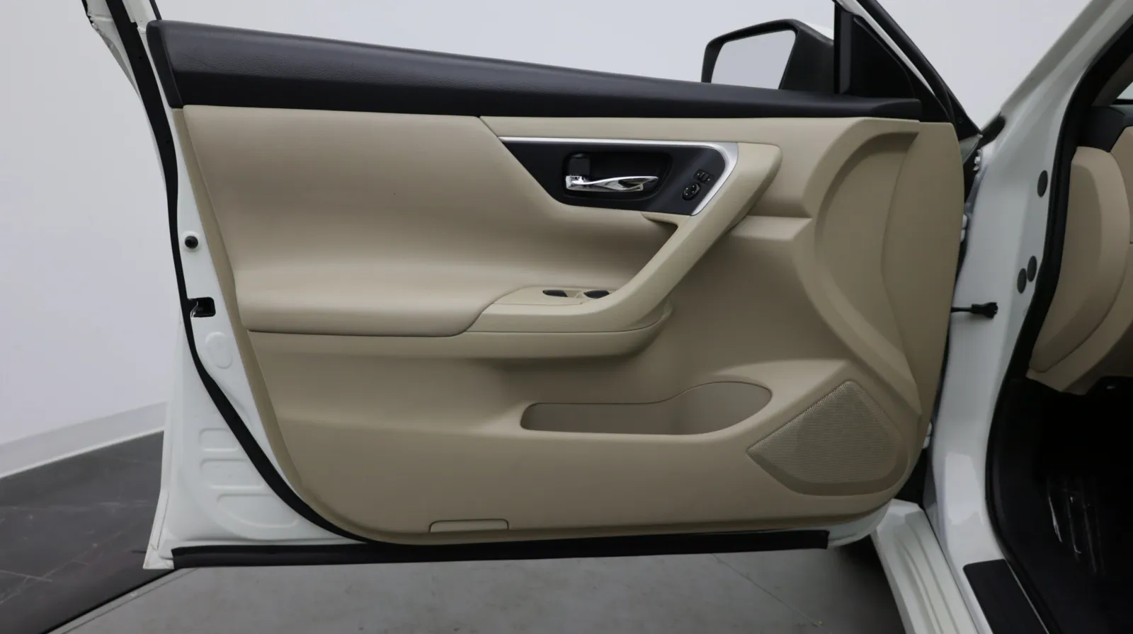 Nissan Altima photo 11