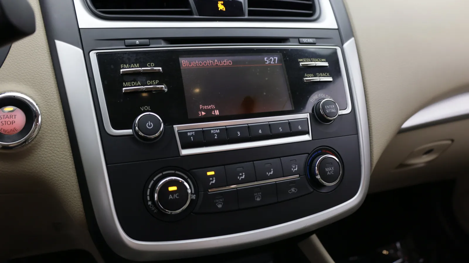 Nissan Altima photo 16