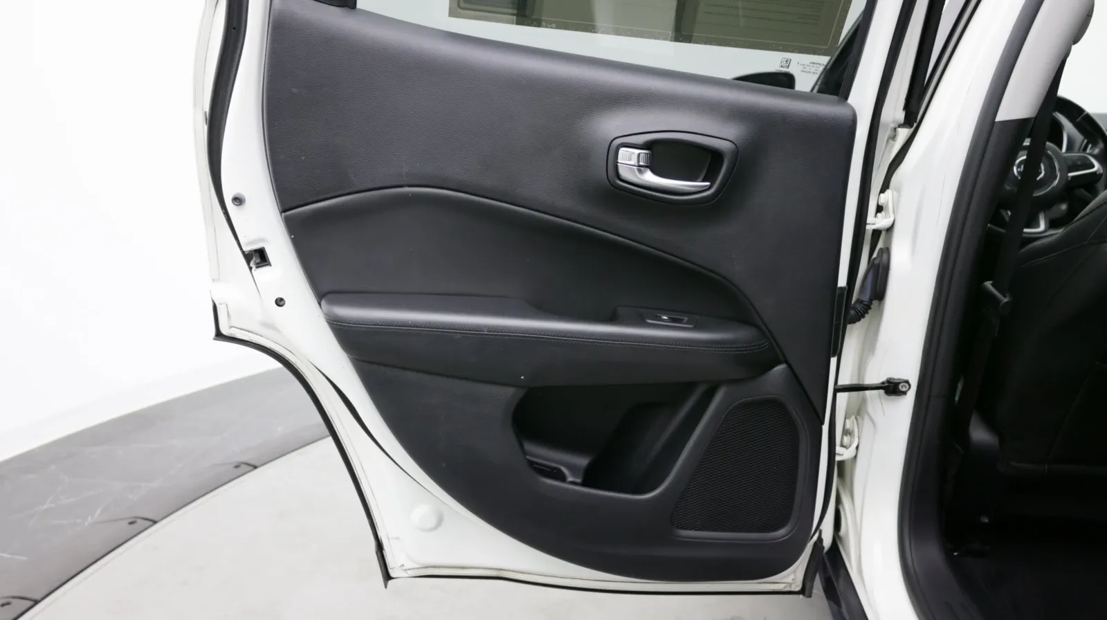 Jeep Compass photo 24