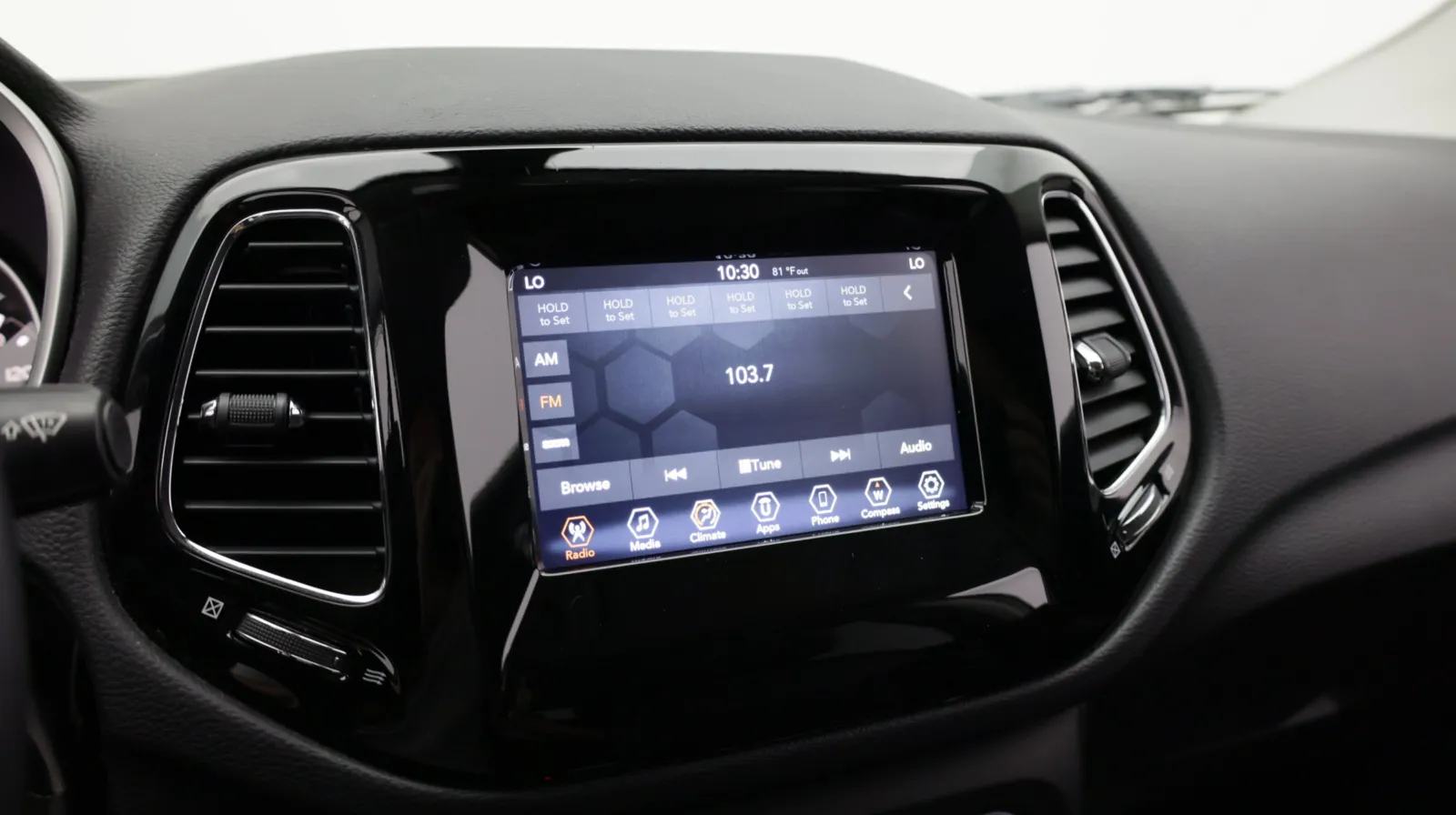 Jeep Compass photo 18
