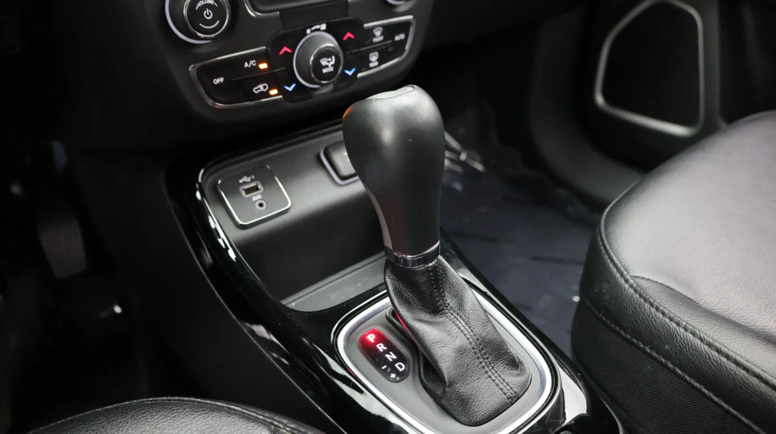 Jeep Compass photo 16
