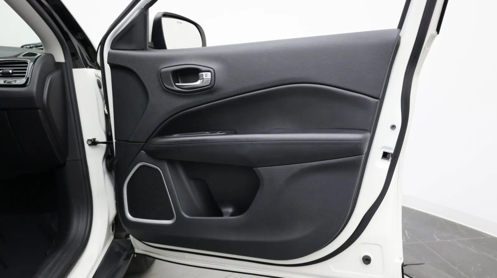 Jeep Compass photo 32
