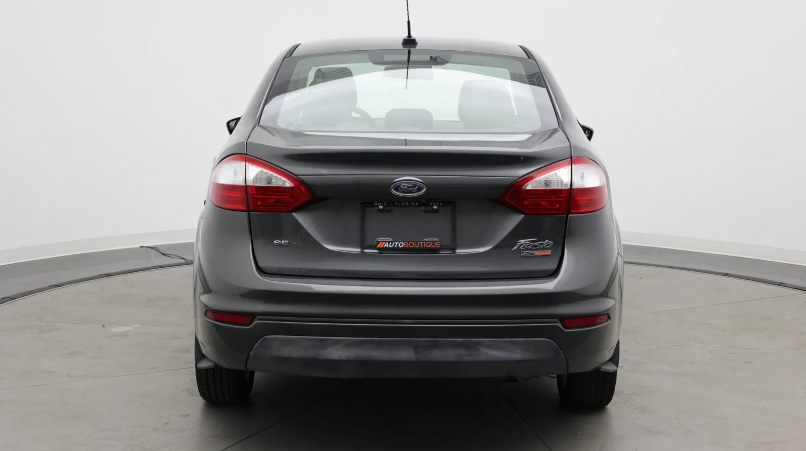 Ford Fiesta photo 6