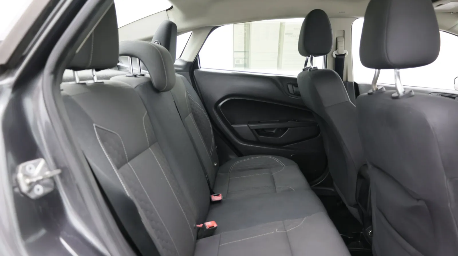Ford Fiesta photo 29
