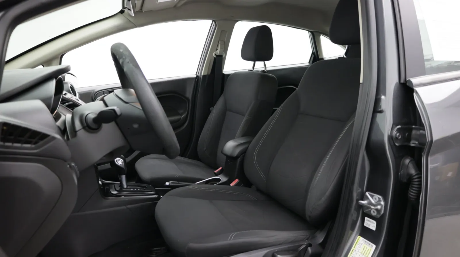 Ford Fiesta photo 12