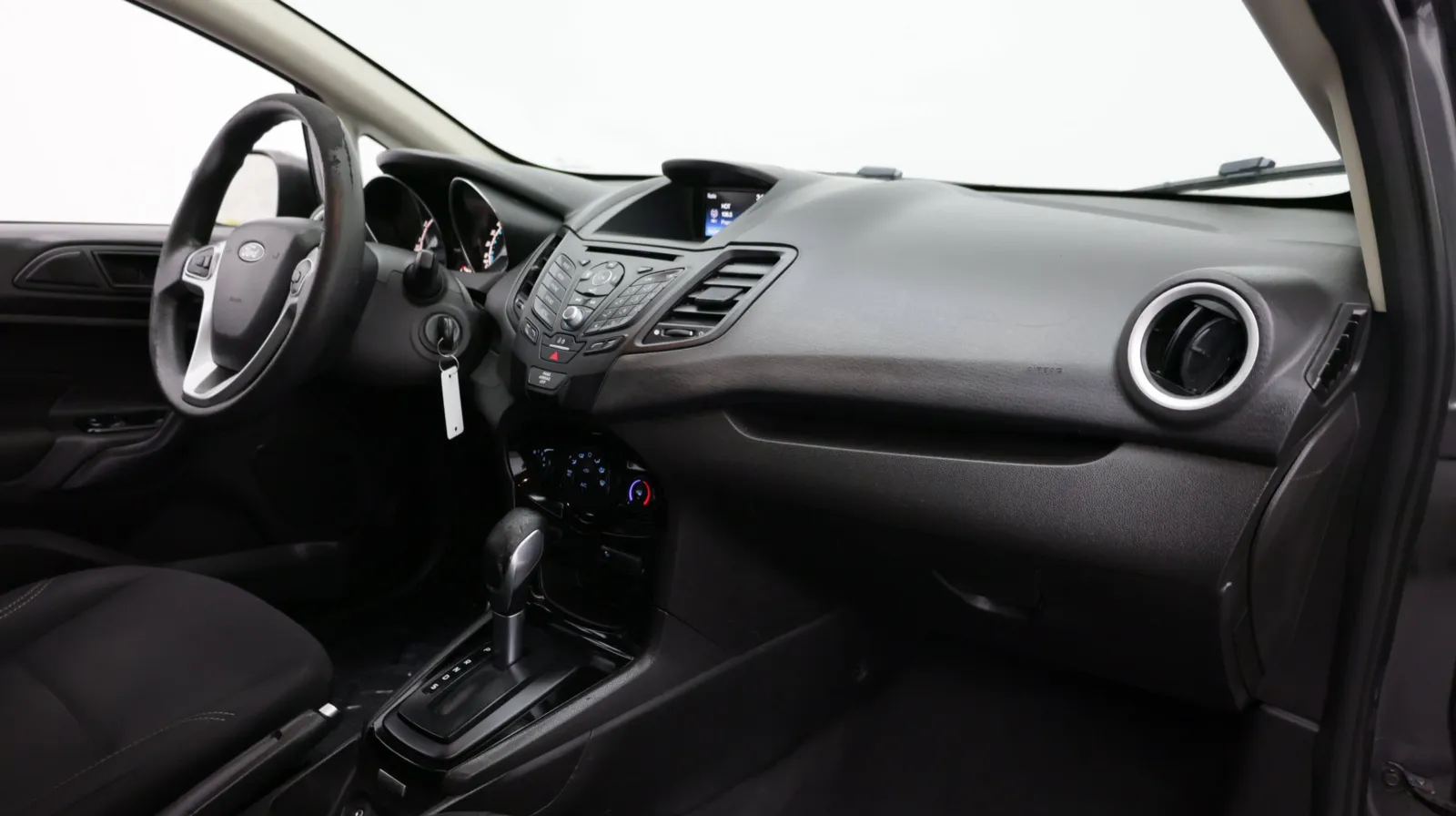 Ford Fiesta photo 33
