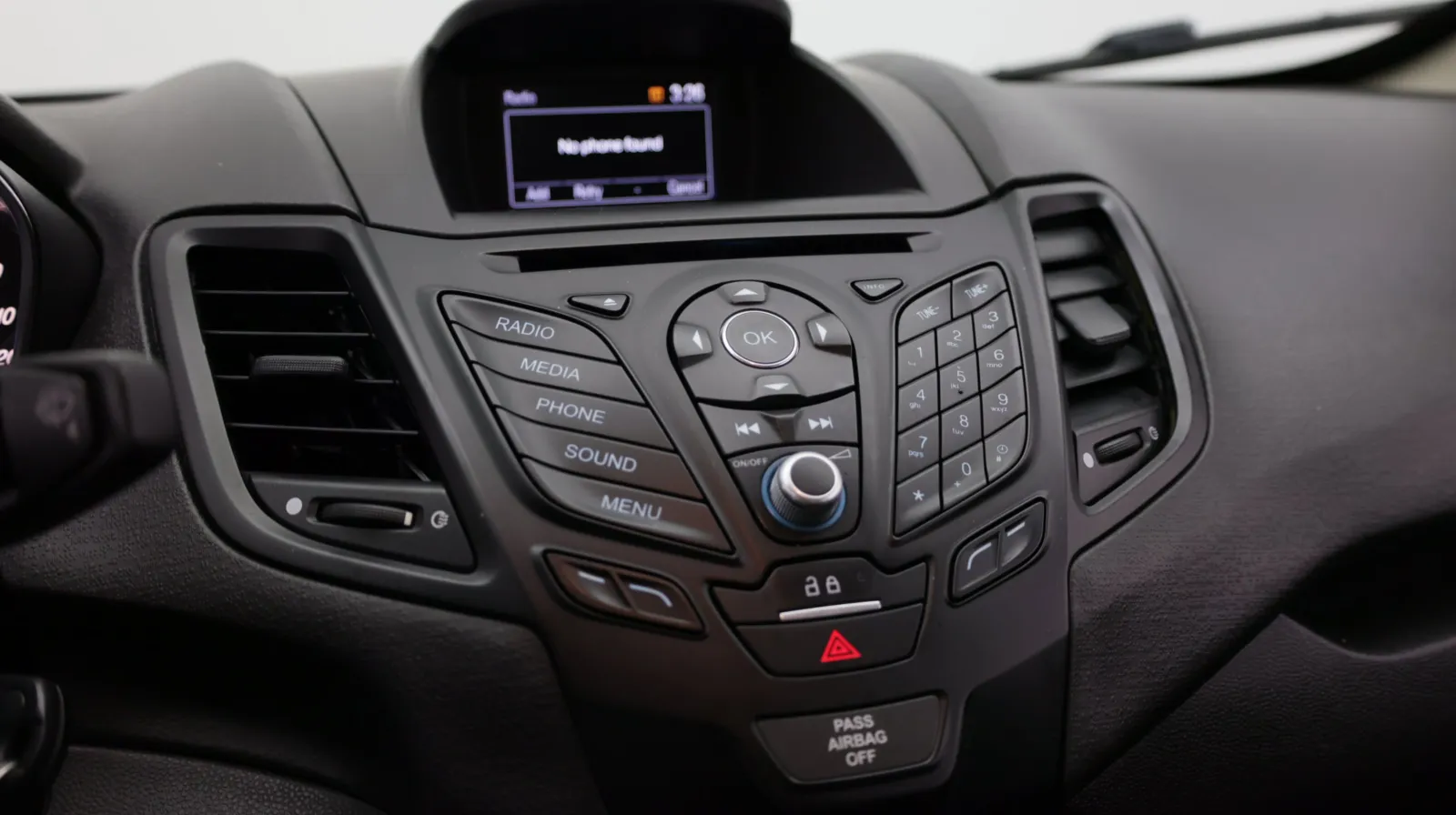 Ford Fiesta photo 17
