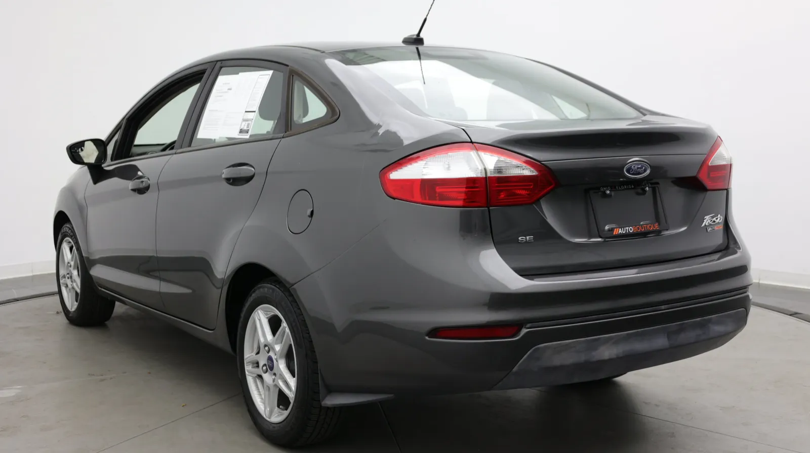 Ford Fiesta photo 4