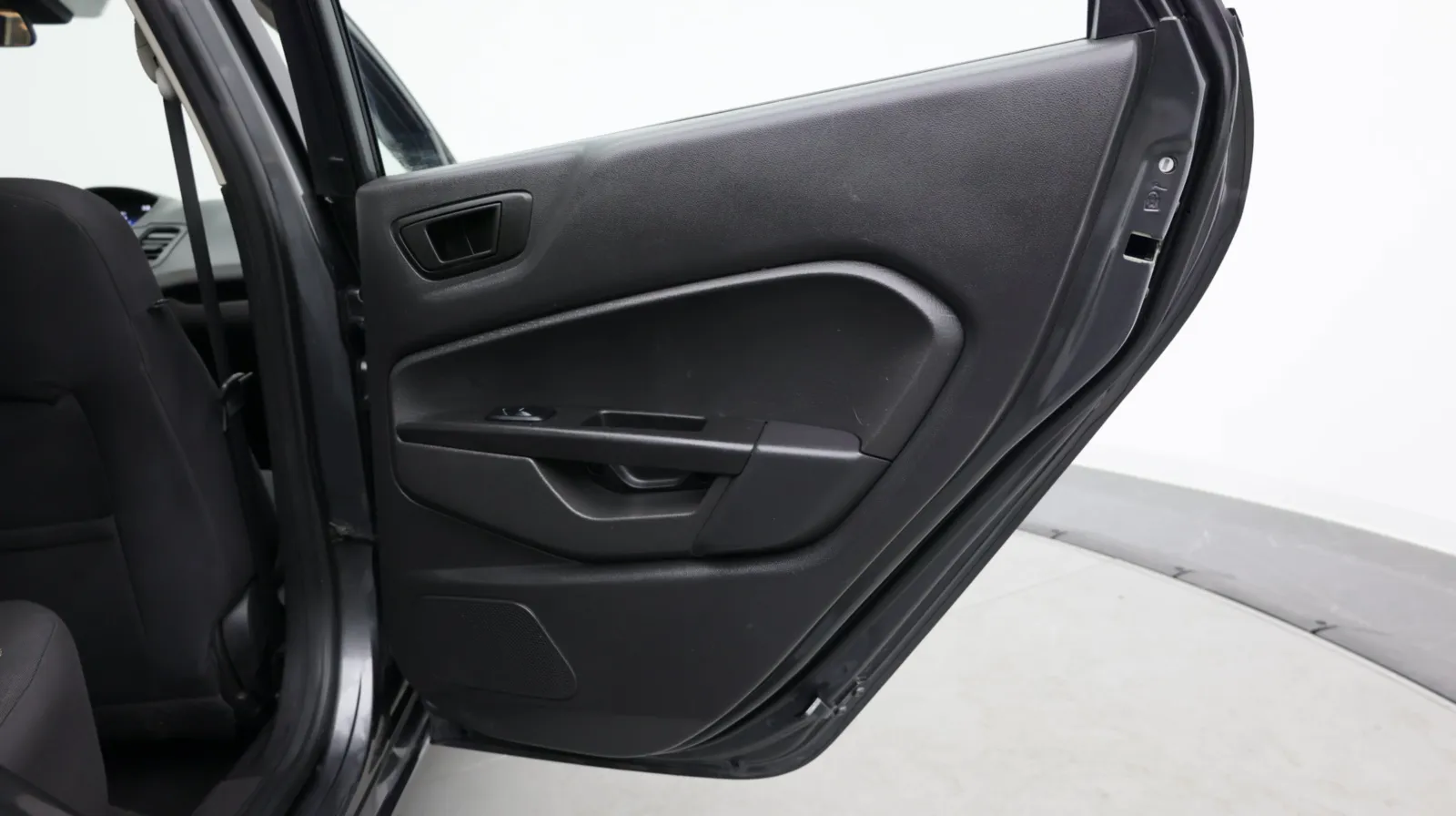 Ford Fiesta photo 28