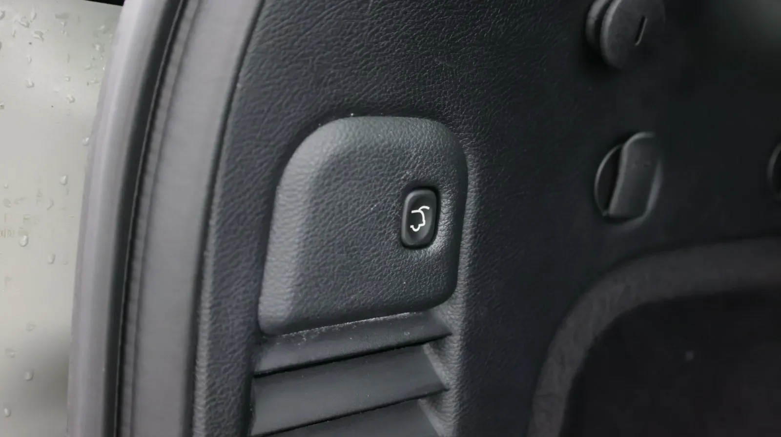 Jeep Grand Cherokee photo 33