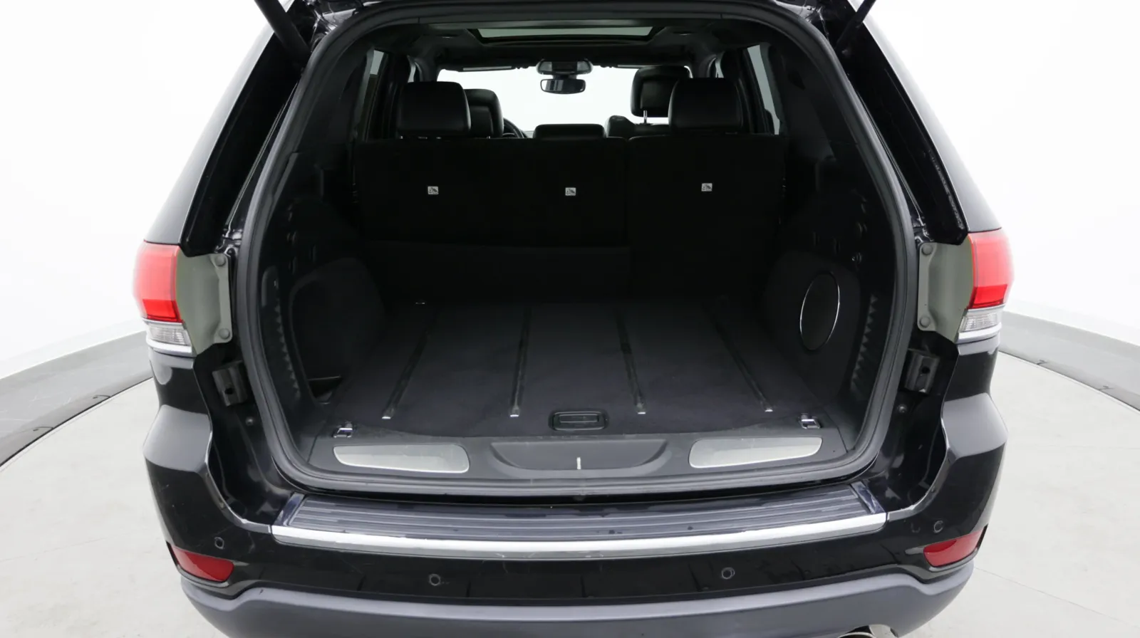 Jeep Grand Cherokee photo 31