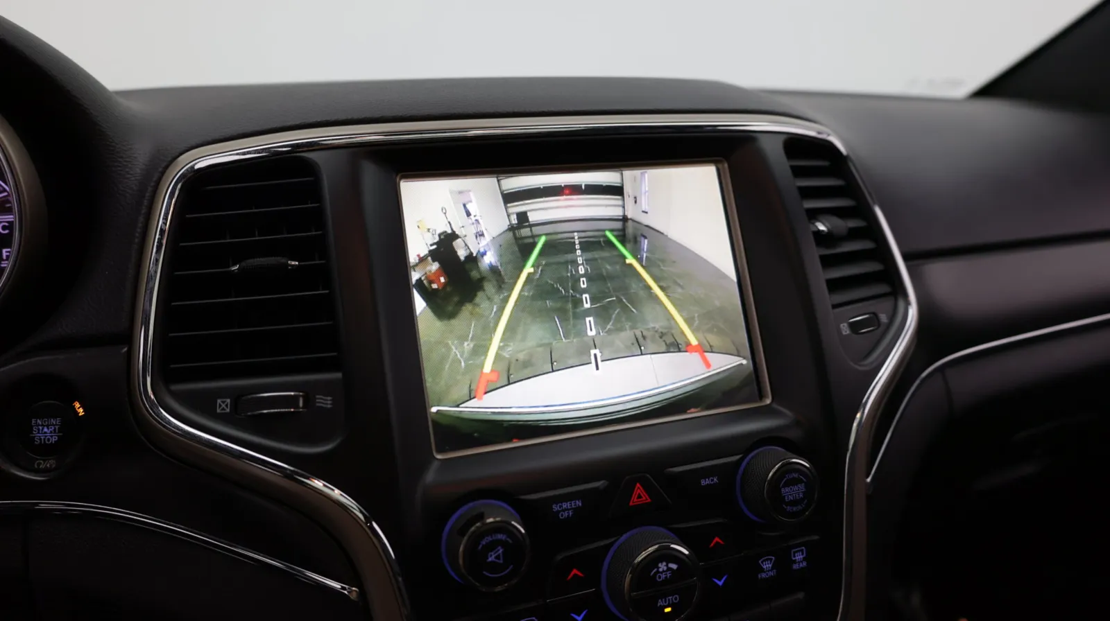 Jeep Grand Cherokee photo 21