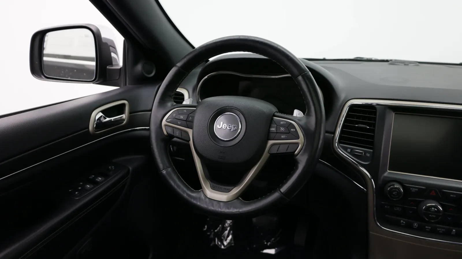 Jeep Grand Cherokee photo 28