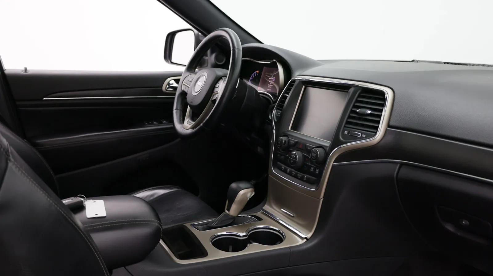Jeep Grand Cherokee photo 37